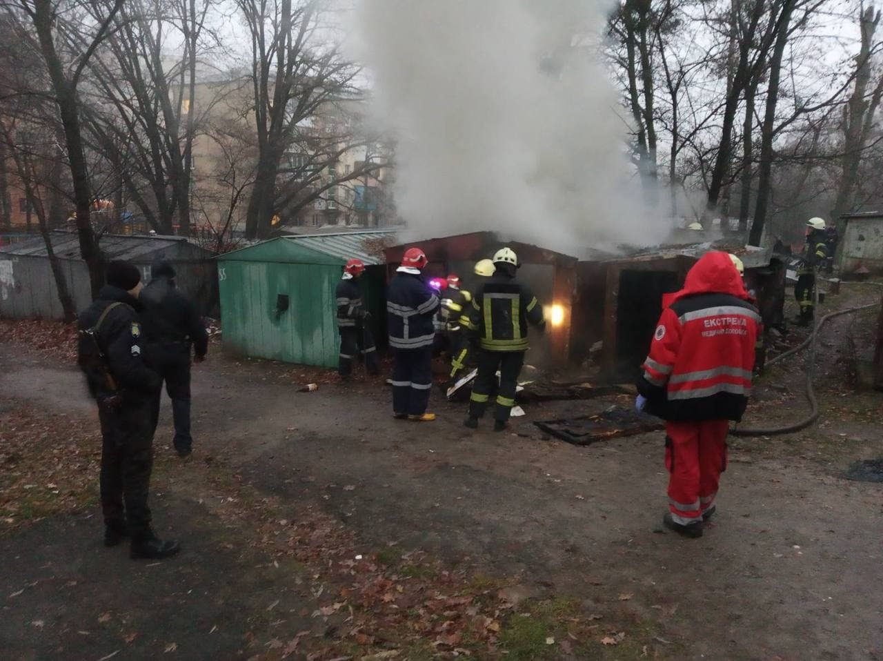 В Киеве горели гаражи