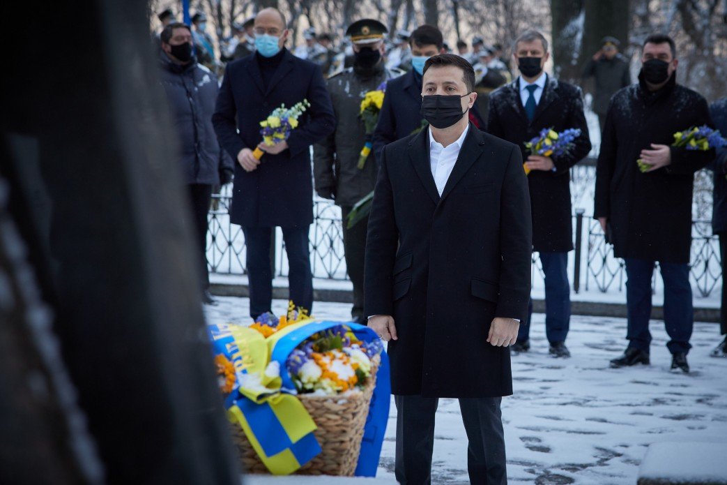 Зеленский почтил память Героев Крут, Фото: официальная страница Президента Украины
