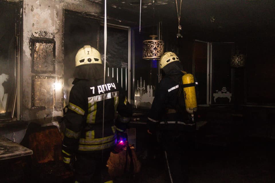 В Киеве на улице Северо-Сырецкой горело кафе