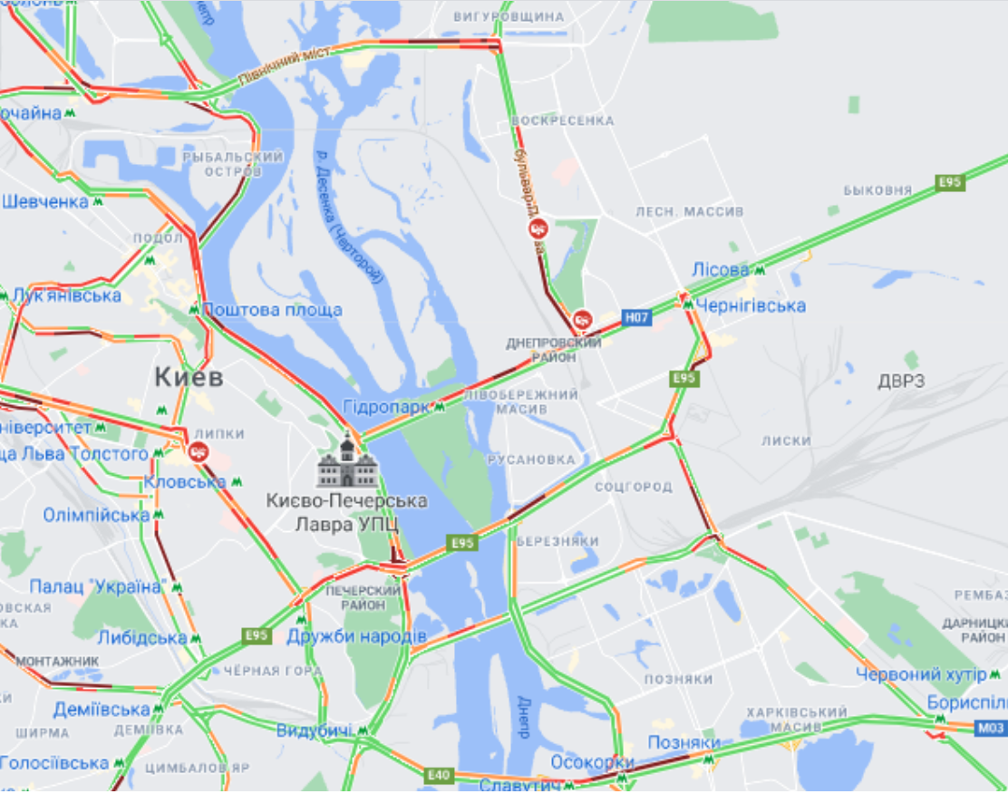 В пробках "стали" главные улицы и мосты Киева