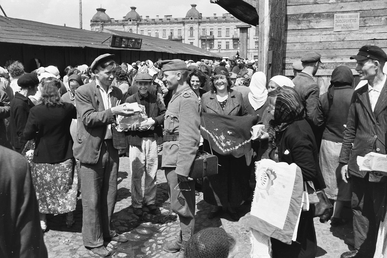 Торговля в 1942 году, Фото: Википедия