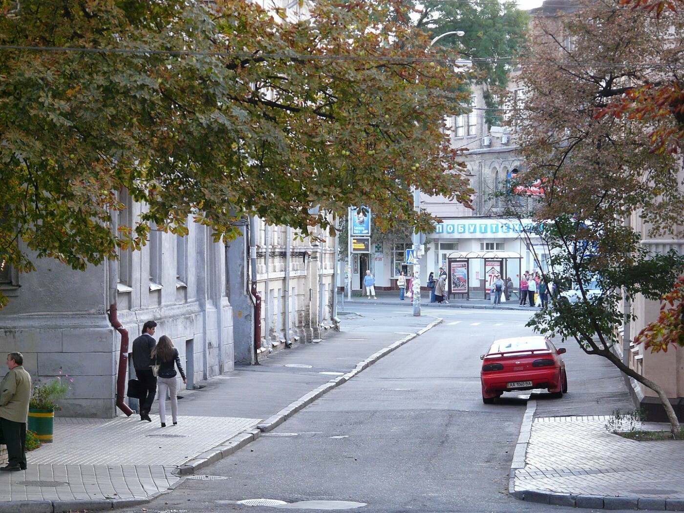 Самая короткая улица в мире. Киевская улица. Киев Московская улица. Инженерный переулок. Клиническая улица в Киеве.