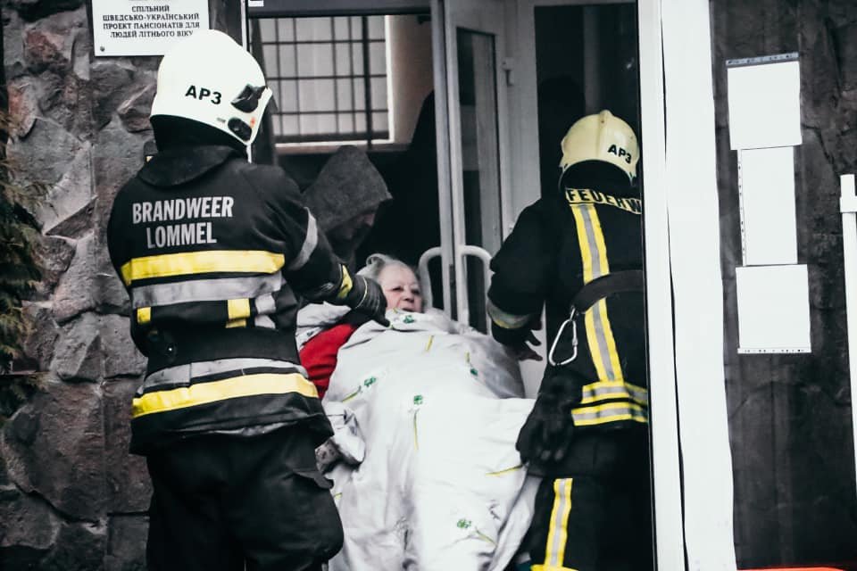 В Киеве ночью горел дом для престарелых., Фото ГСЧС