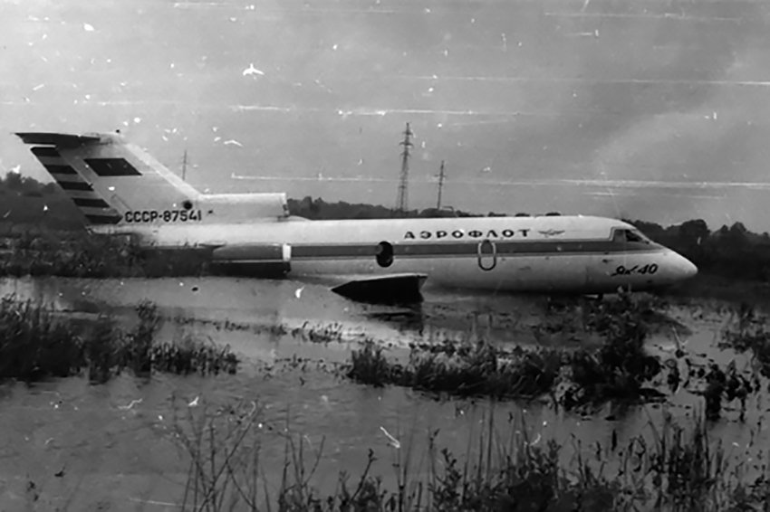 Каунас — Киев: аварийная посадка Як-40 на Осокорках в 1976 году, -... Каунас — Киев: аварийная посадка Як-40 на Осокорках в 1976 году, - ФОТО, Фото: Википедия