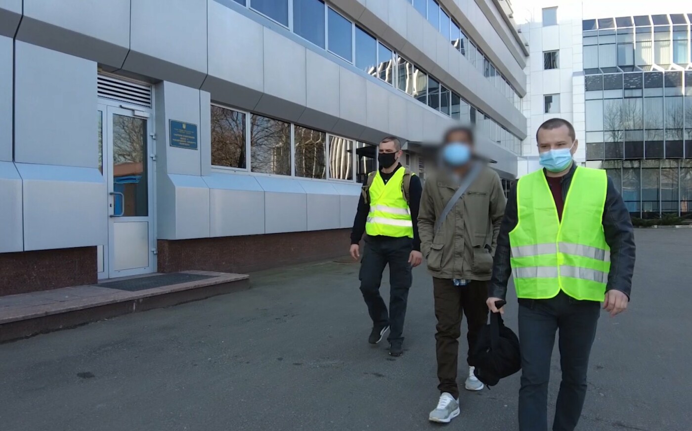 Хотел жить в Украине: пограничники из "Борисполя" под Киевом выдворили гражданина Индии, Фото: Державна прикордонна служба