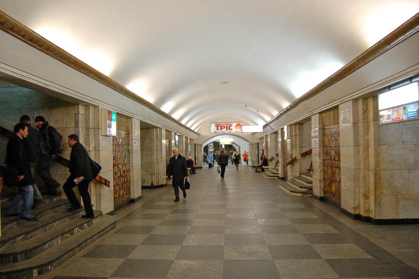 Переход на станции Крещатик, Фото из Википедии