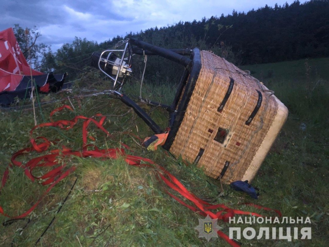 В Хмельницкой области разбился воздушный шар. Среди пострадавших есть киевлянин, Фото полиции