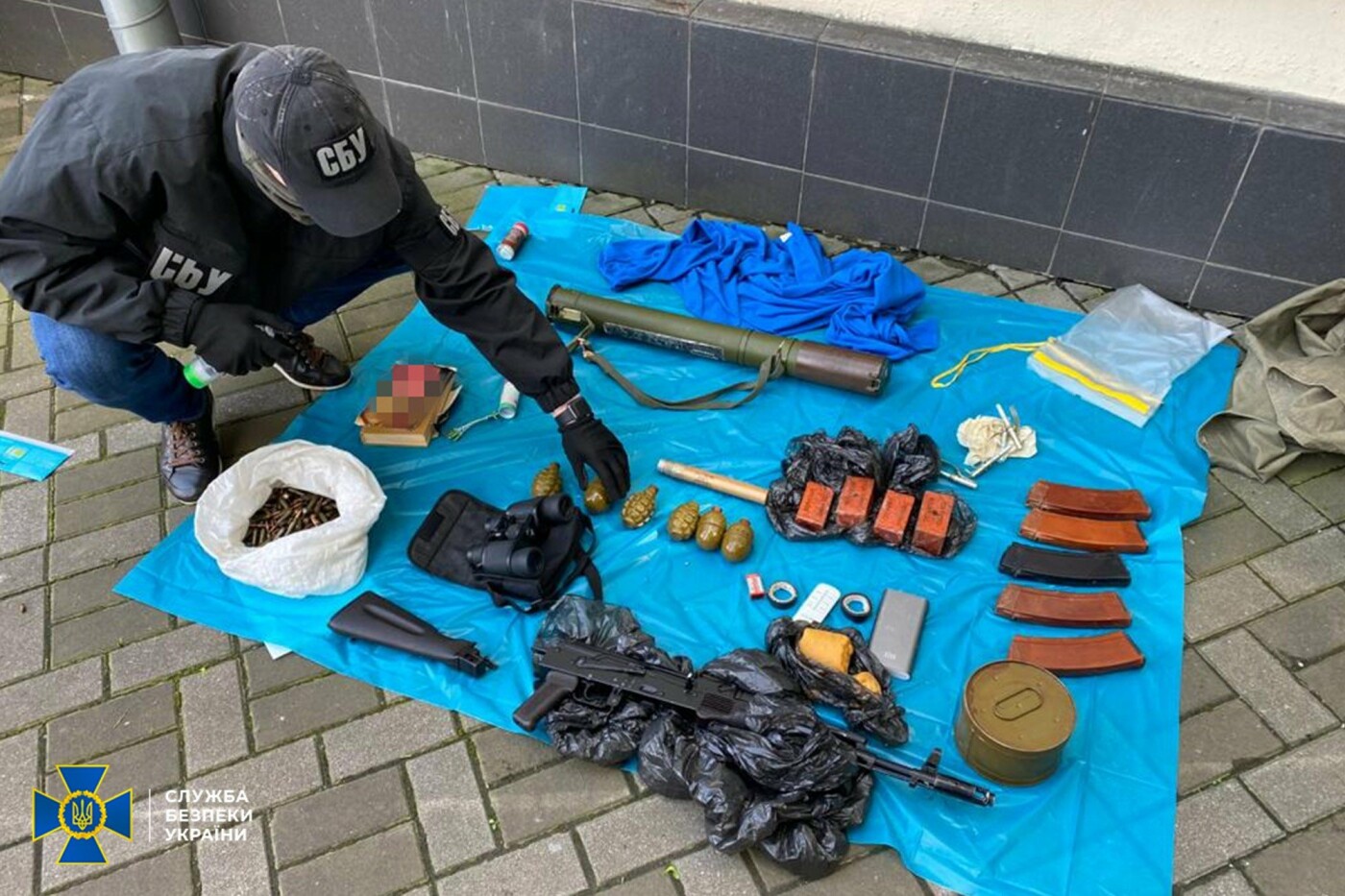 Тротиловые шашки, гранаты и патроны: в центре Киева нашли склад с боеприпасами.