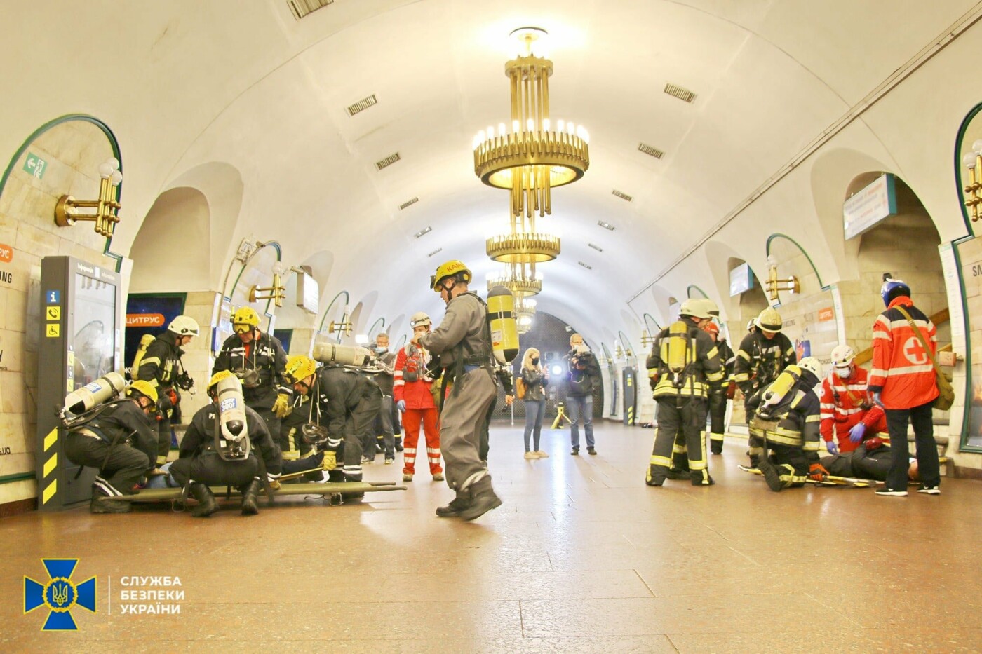 Раненные на носилках и взрыв в метро: как в Киеве антитеррористические учения проводили