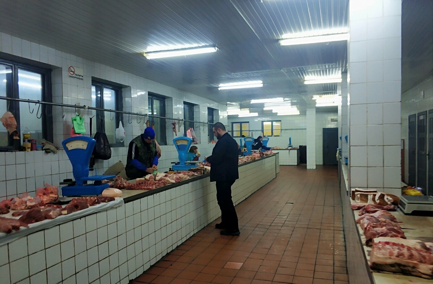 Продуктовый рынок на Дарнице в Киеве, Фото: Anton Bazelinsky