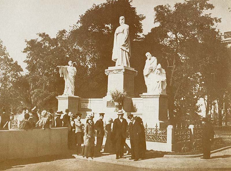 Памятник в 1911 или 1912 году Памятник в 1911 или 1912 году, Фото: Київ від минулого до майбутнього