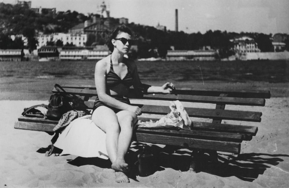 Отдыхающие на пляжах Киева XX века, Фото: Antikvar ua