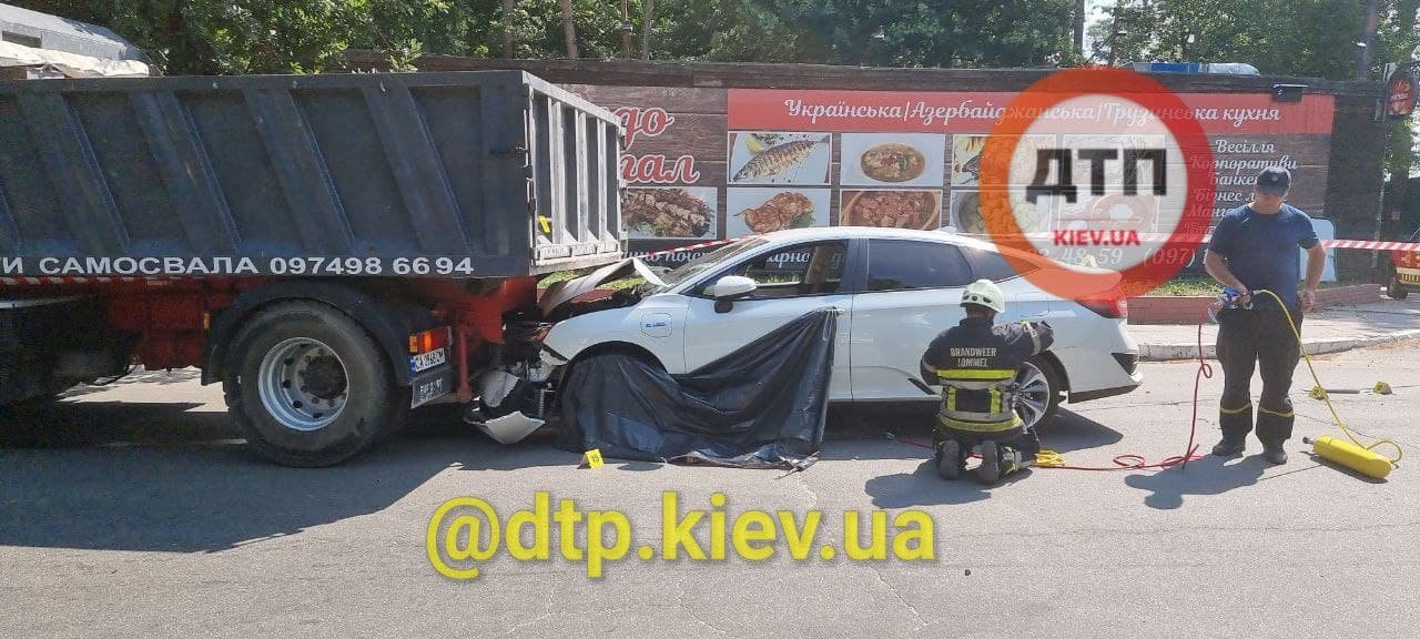 В Киеве пьяный водитель насмерть сбил мотоциклистку, Фото: dtp.kiev.ua