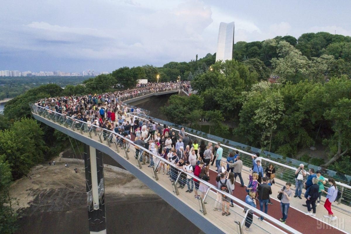 Стеклянный мост в Киеве
