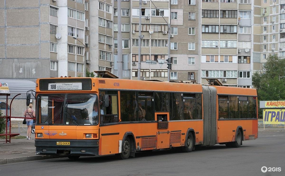 108 автобус в Киеве: от Харьковского массива до Никольской Слободки | Новини