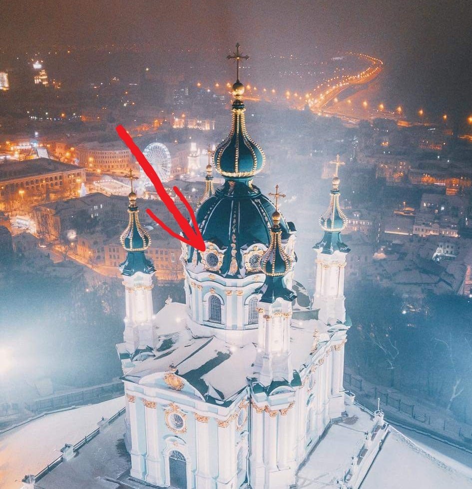 В Киеве непогода повредила купол Андреевской церкви, - ФОТО