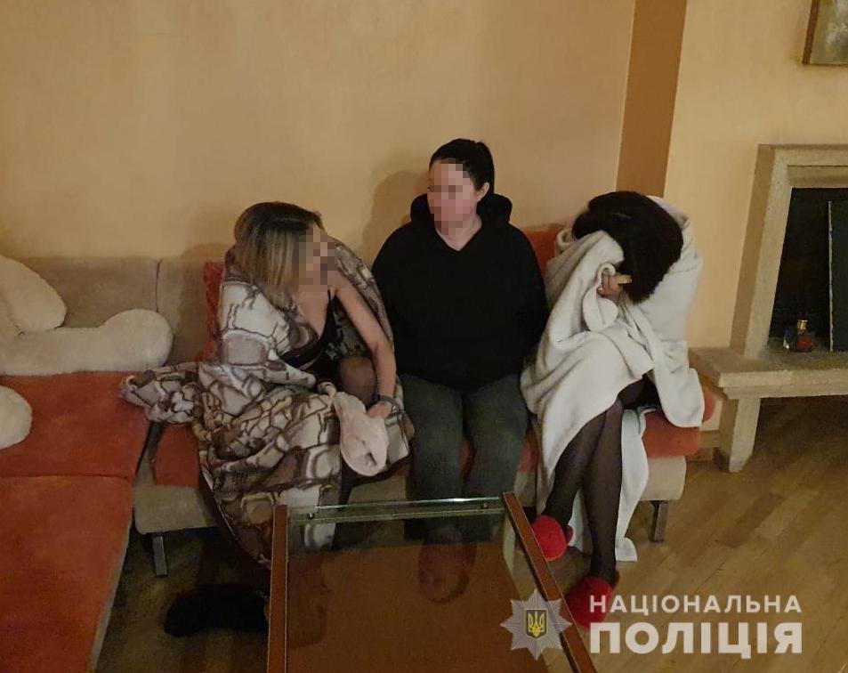 До 5 000 гривен за девушку: в Киеве 