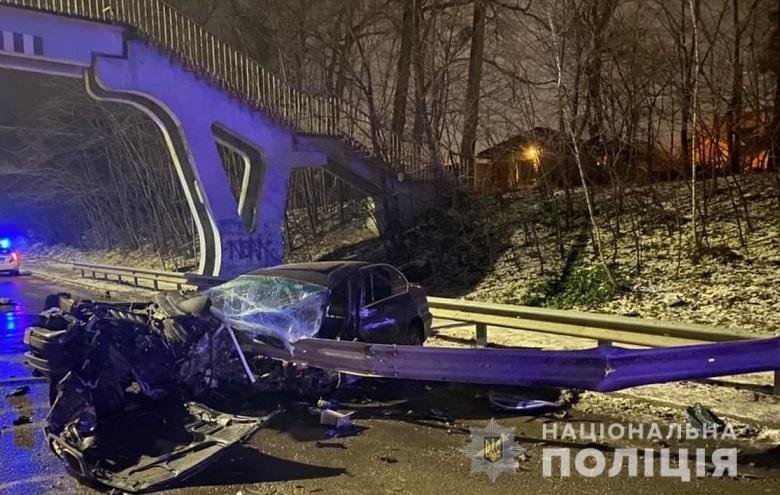 Врезался в отбойник: на Кольцевой дороге в Киеве произошло серьезное ДТП, - ФОТО