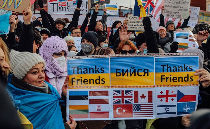 "Спасибо, друзья": в Киеве на Майдане прошла акция благодарности западным партнерам за помощь Украине, - ФОТО, ВИДЕО