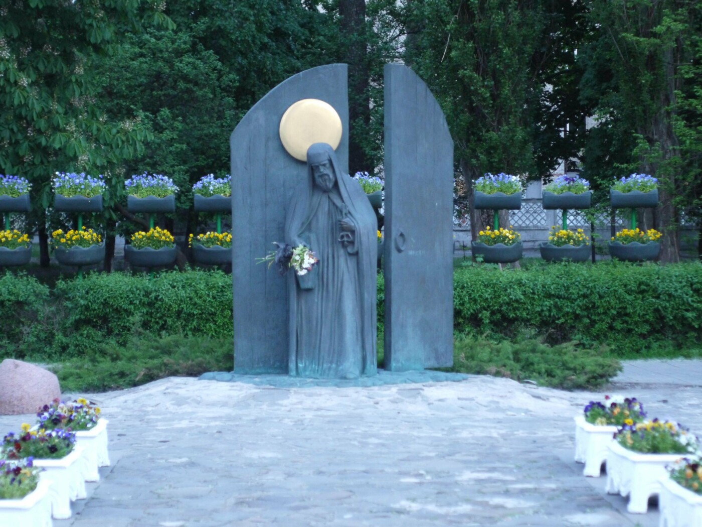 Памятник Николаю Святоше