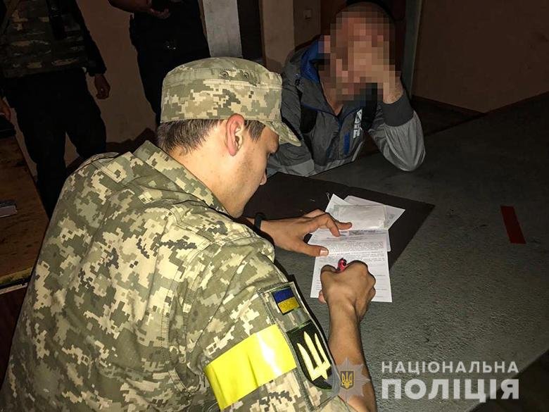 У Києві правоохоронці провели рейди нічними закладами міста