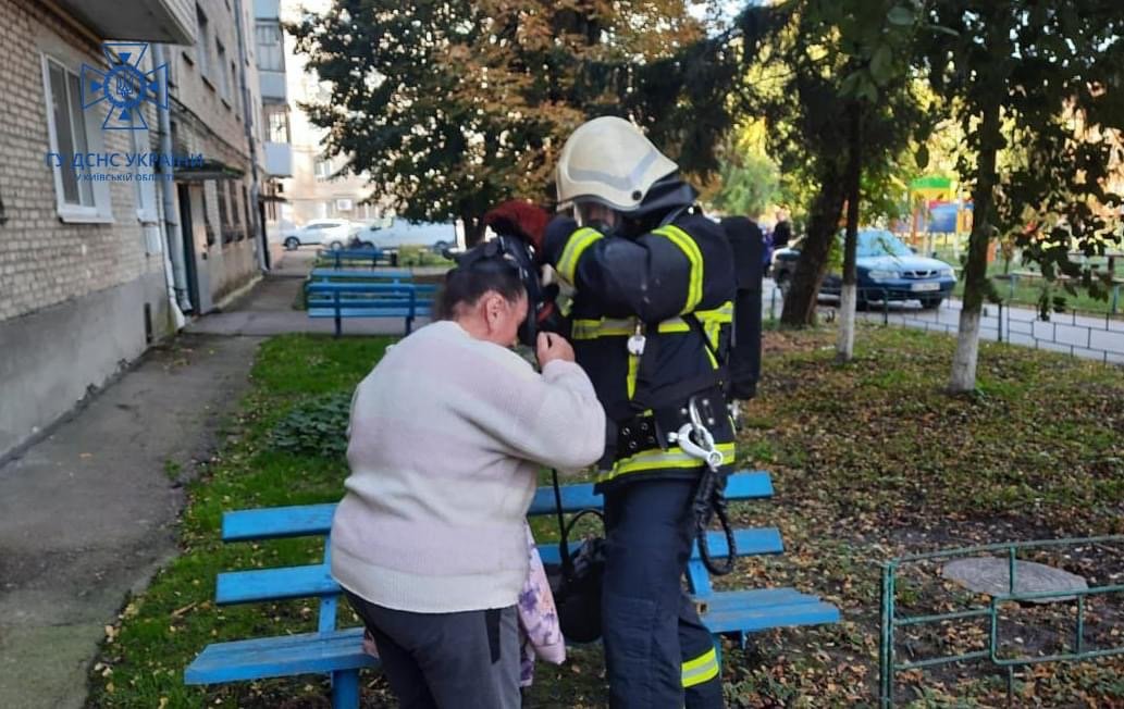 На Київщині сталася пожежа в багатоповерхівці