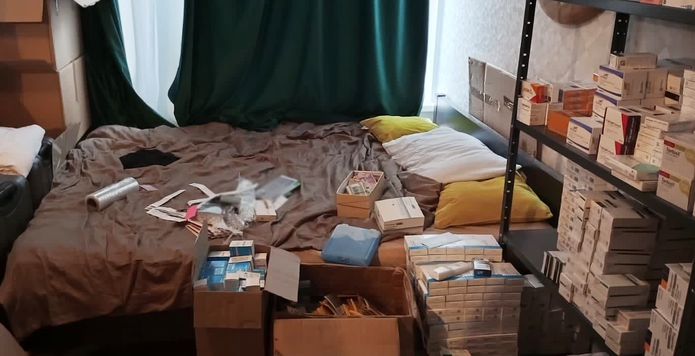 Митники вилучили в Києві та області підробні препарати для лікування раку
