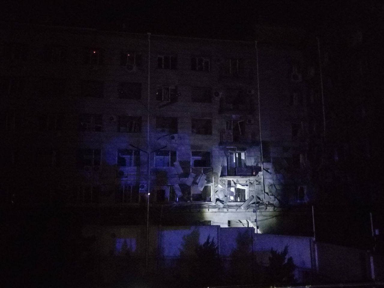 Наслідки нічних обстрілів столиці дронами-камікадзе
