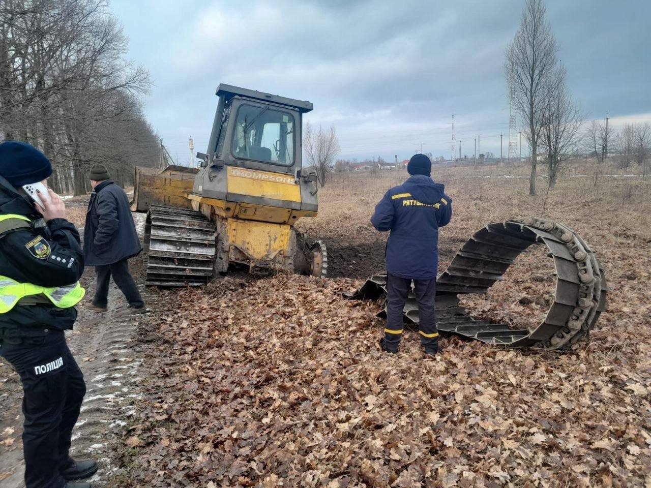 На Київщині під час польових робіт бульдозер наїхав на міну