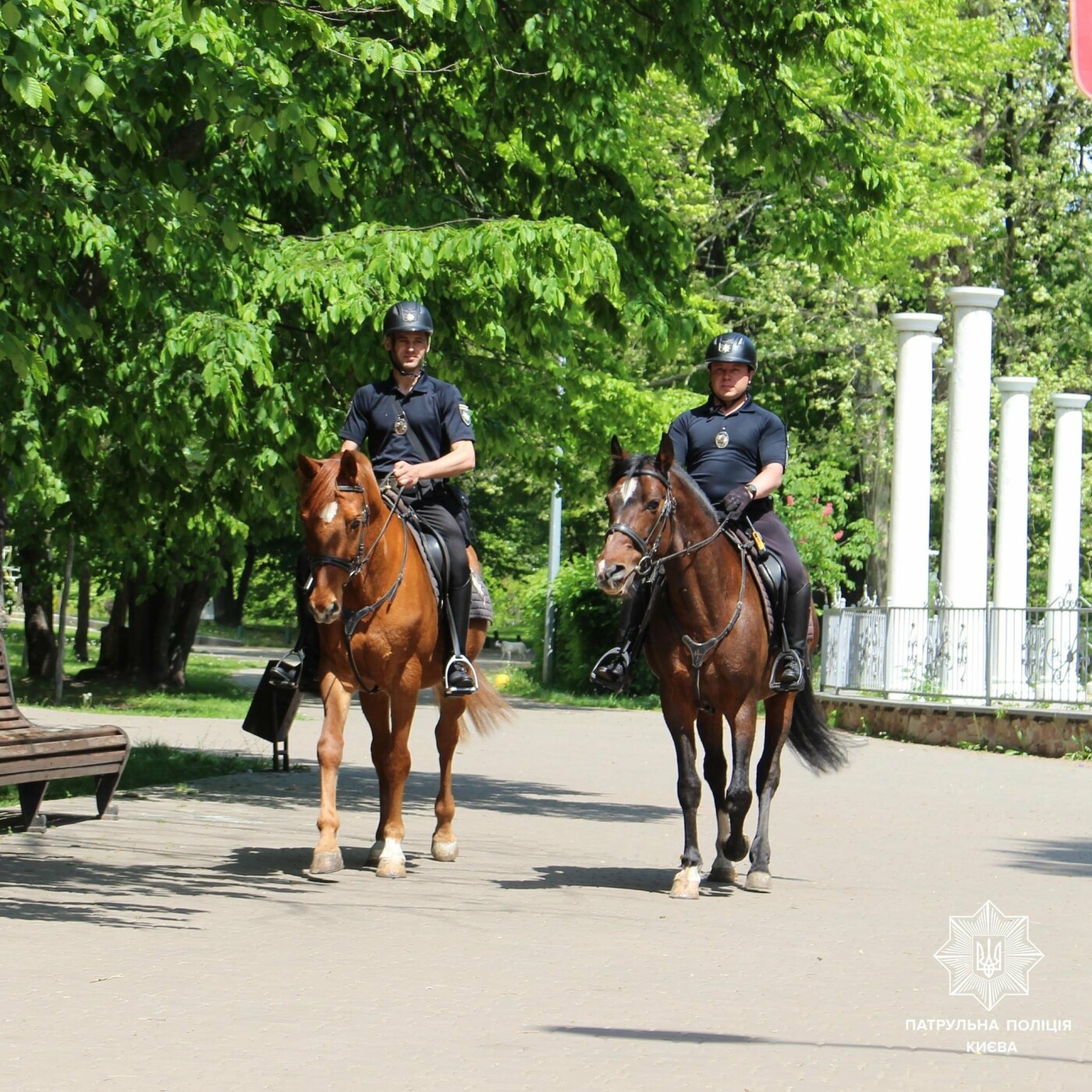 На столичні вулиці вийшли кінна поліція та велопатруль