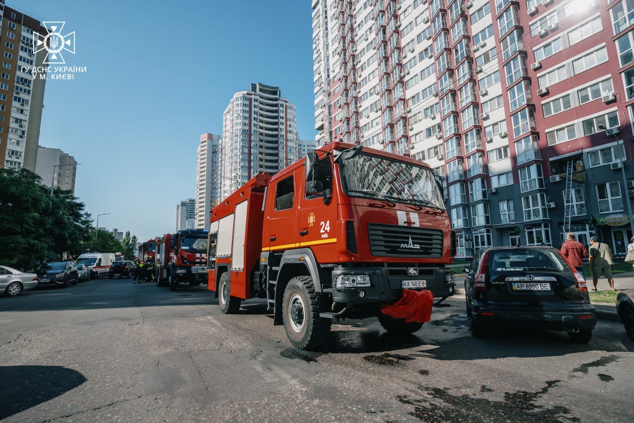 У Києві стався вибух у багатоповерхівці