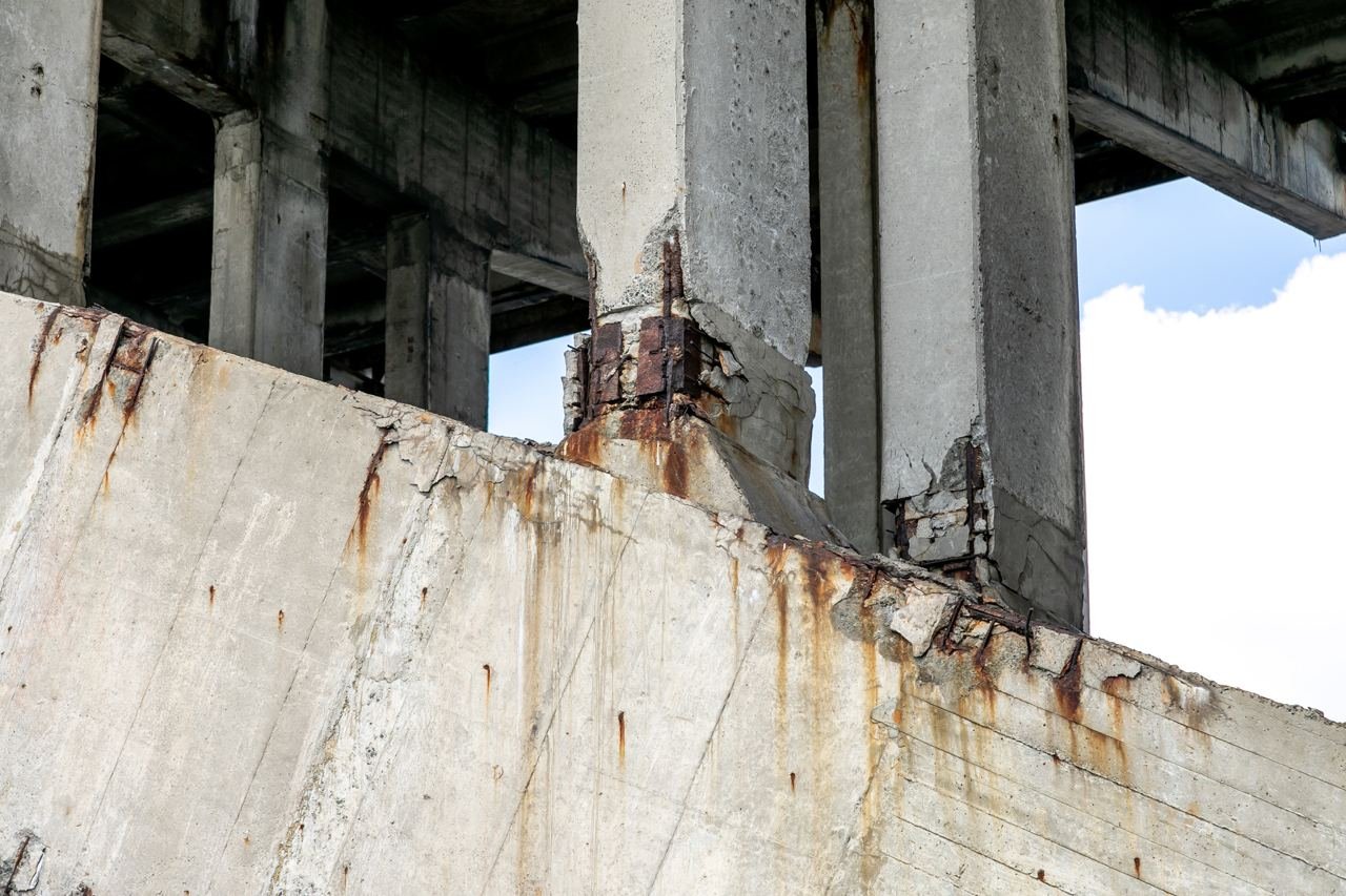 Тріщини, корозія, руйнування бетону: в якому стані зараз мости Патона і Метро
