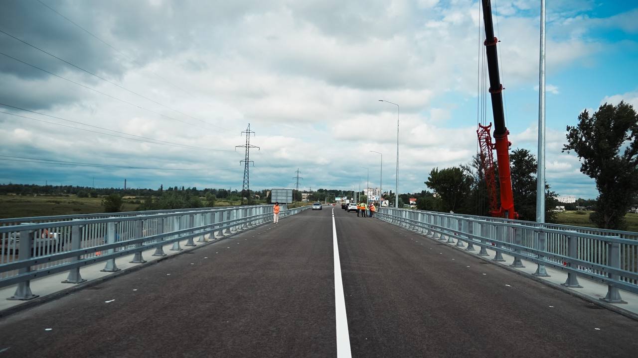У Бородянці завершили будівництво нового мосту через річку Здвиж