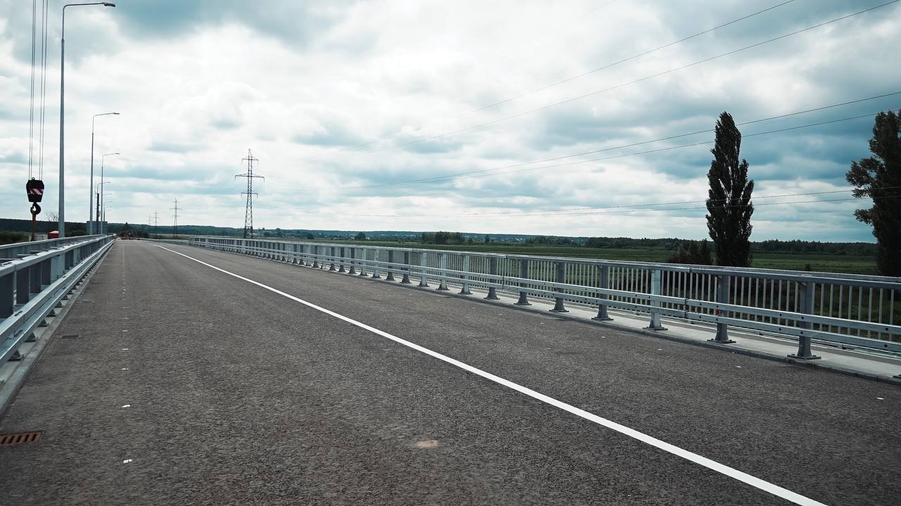 В Бородянке завершили строительство нового моста через реку Здвиж