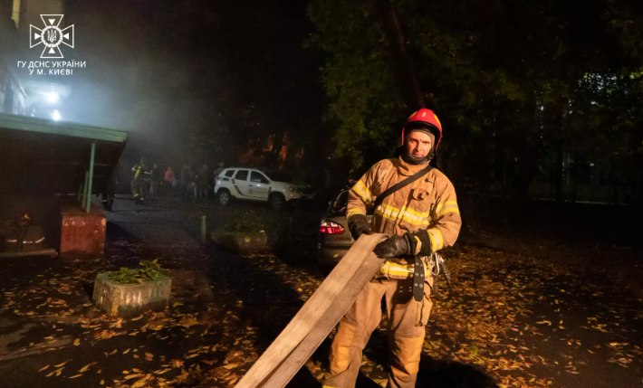 У Києві сталася пожежа в підвалі житлового будинку