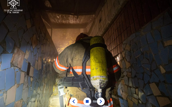 У Києві сталася пожежа в підвалі житлового будинку
