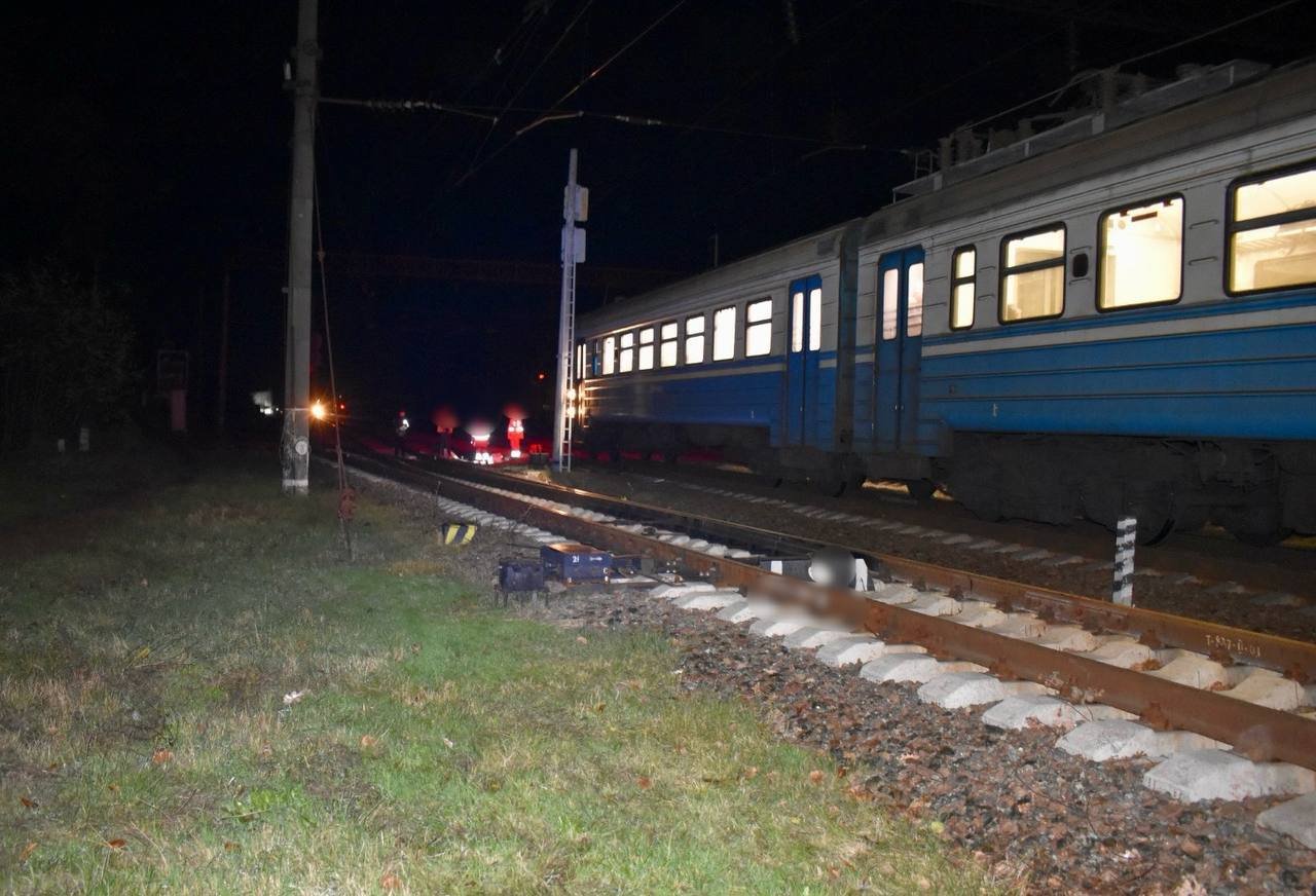 На Київщині потяг збив людину