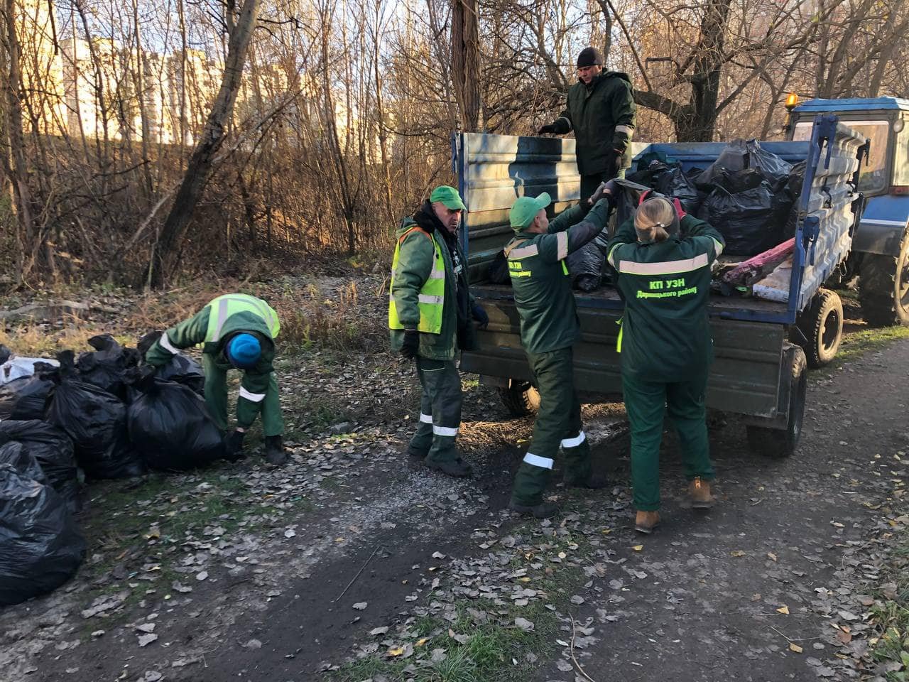 У Києві очистили від сміття територію біля озера “Жандарка”