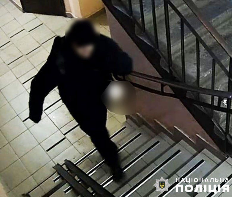У столиці чоловік обікрав пенсіонерку за дієвою схемою