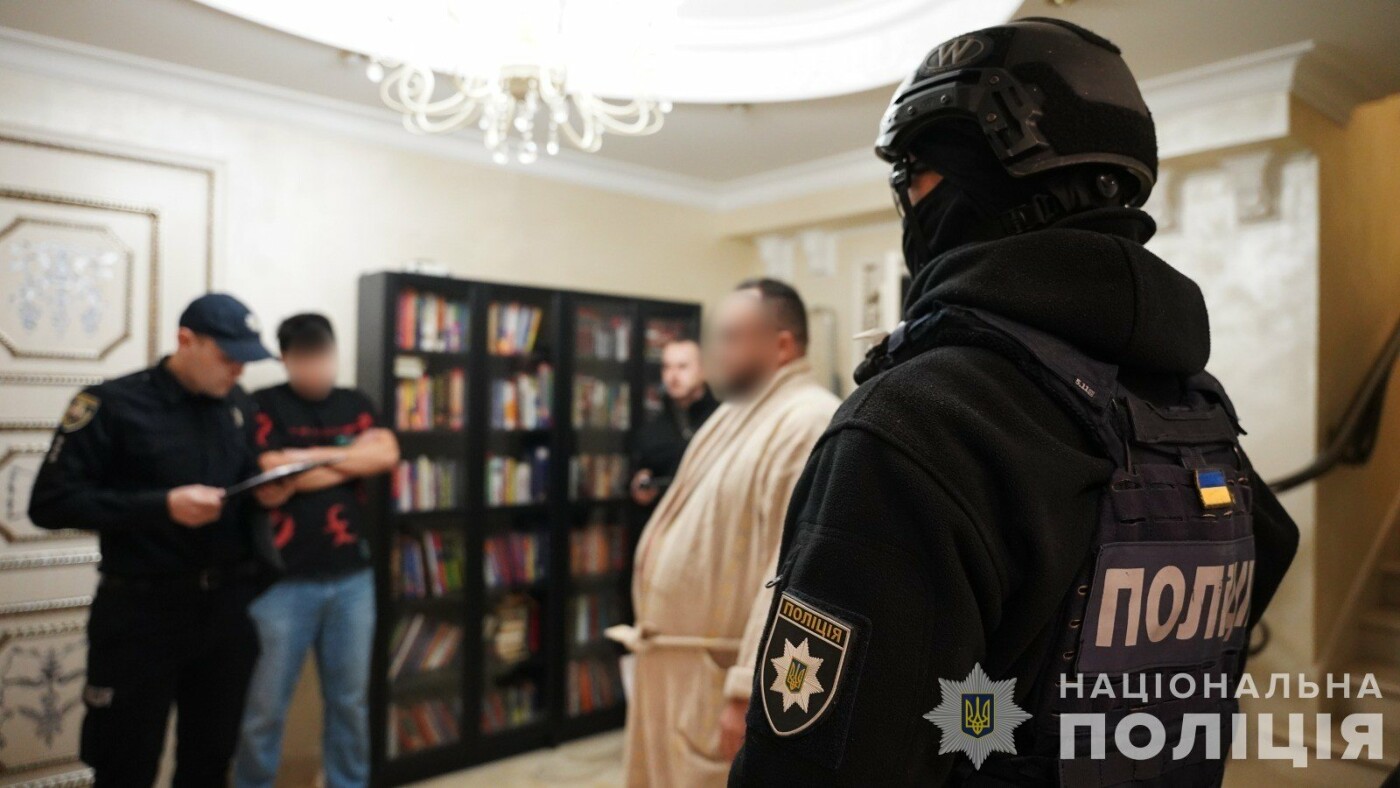 У Києві затримали учасників хакерської групи, яка обкрадала іноземні компанії