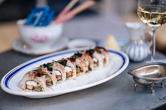 Заклад у Києві «Fish&Pussycat Sushi Bar»