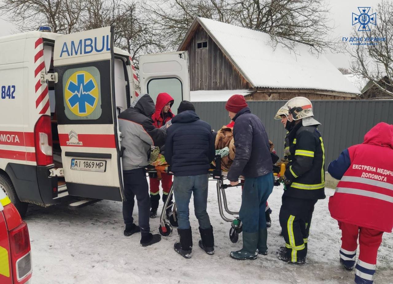 У Фастівському районі жінка напоролась на металевий штир