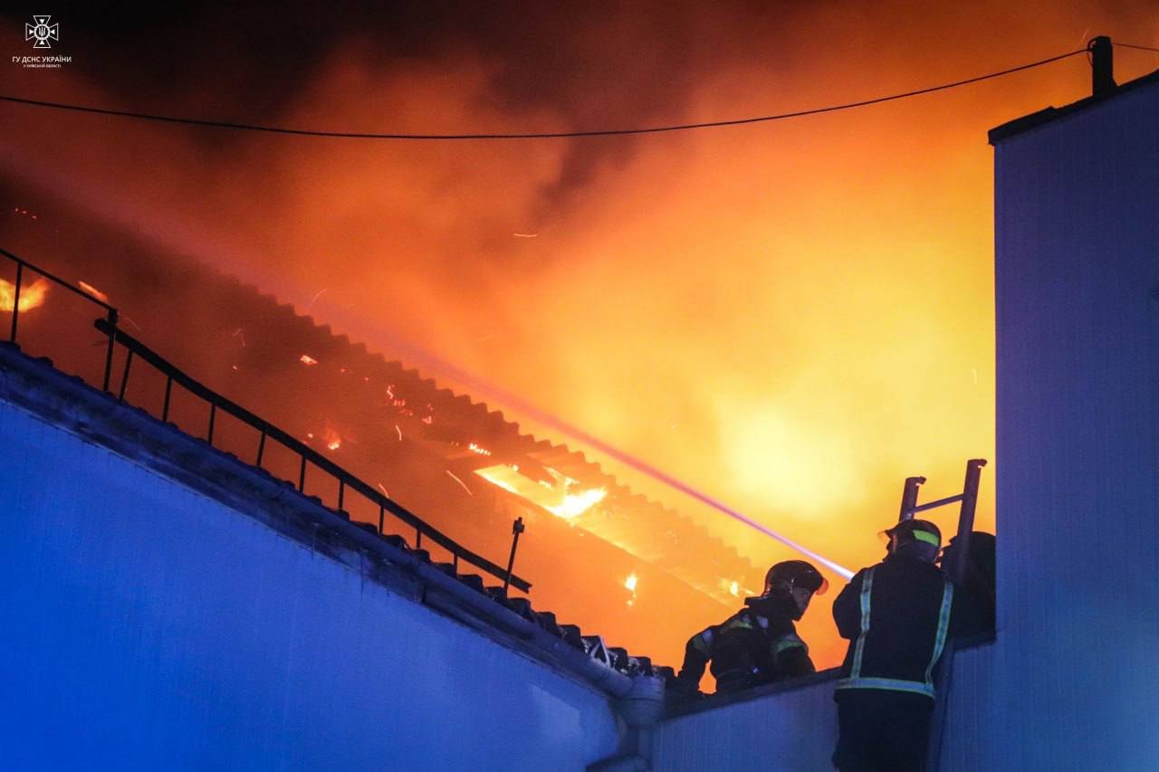 Пожежа в меблевому цеху