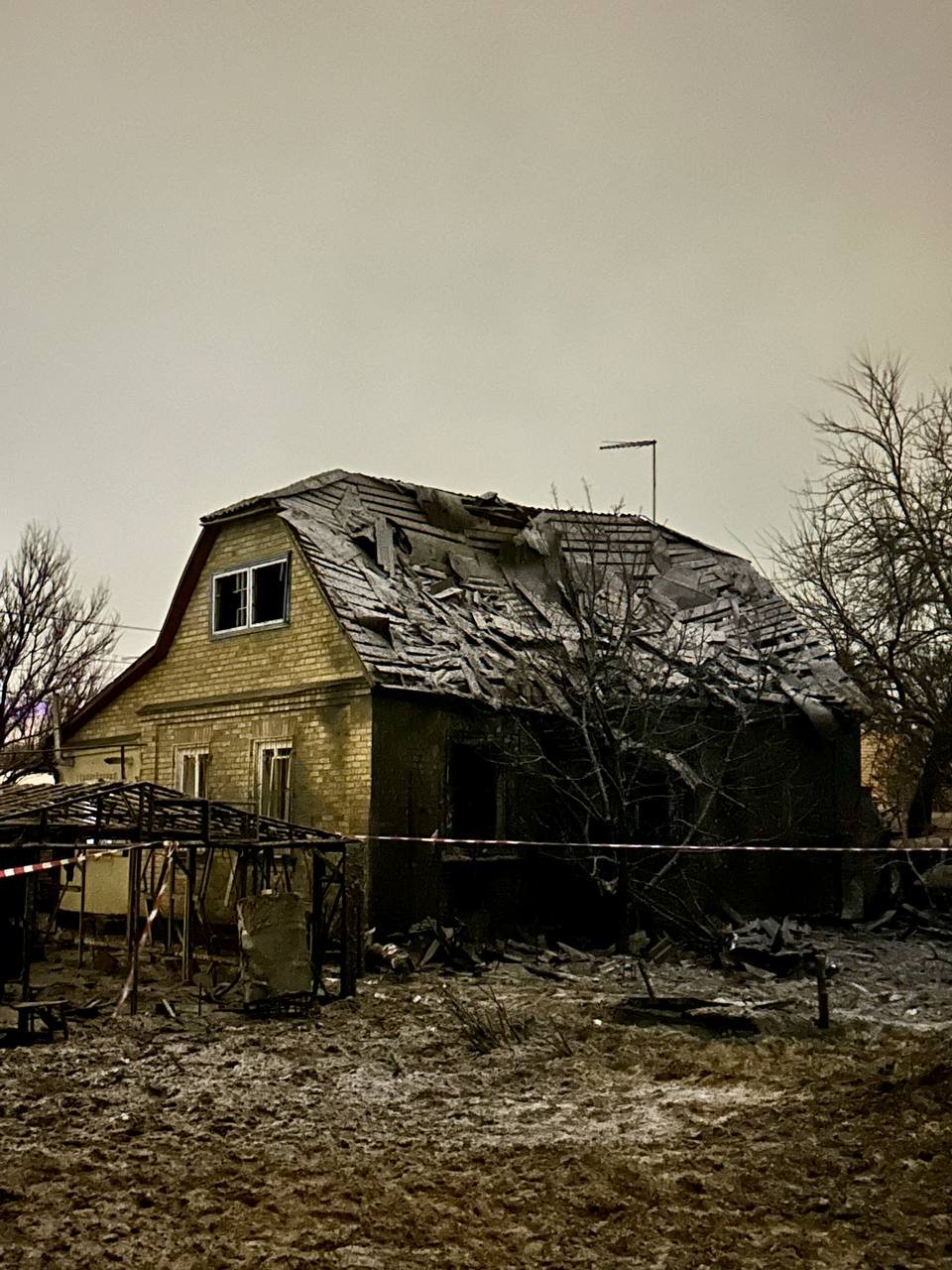 Наслідки ворожого обстрілу по Києву