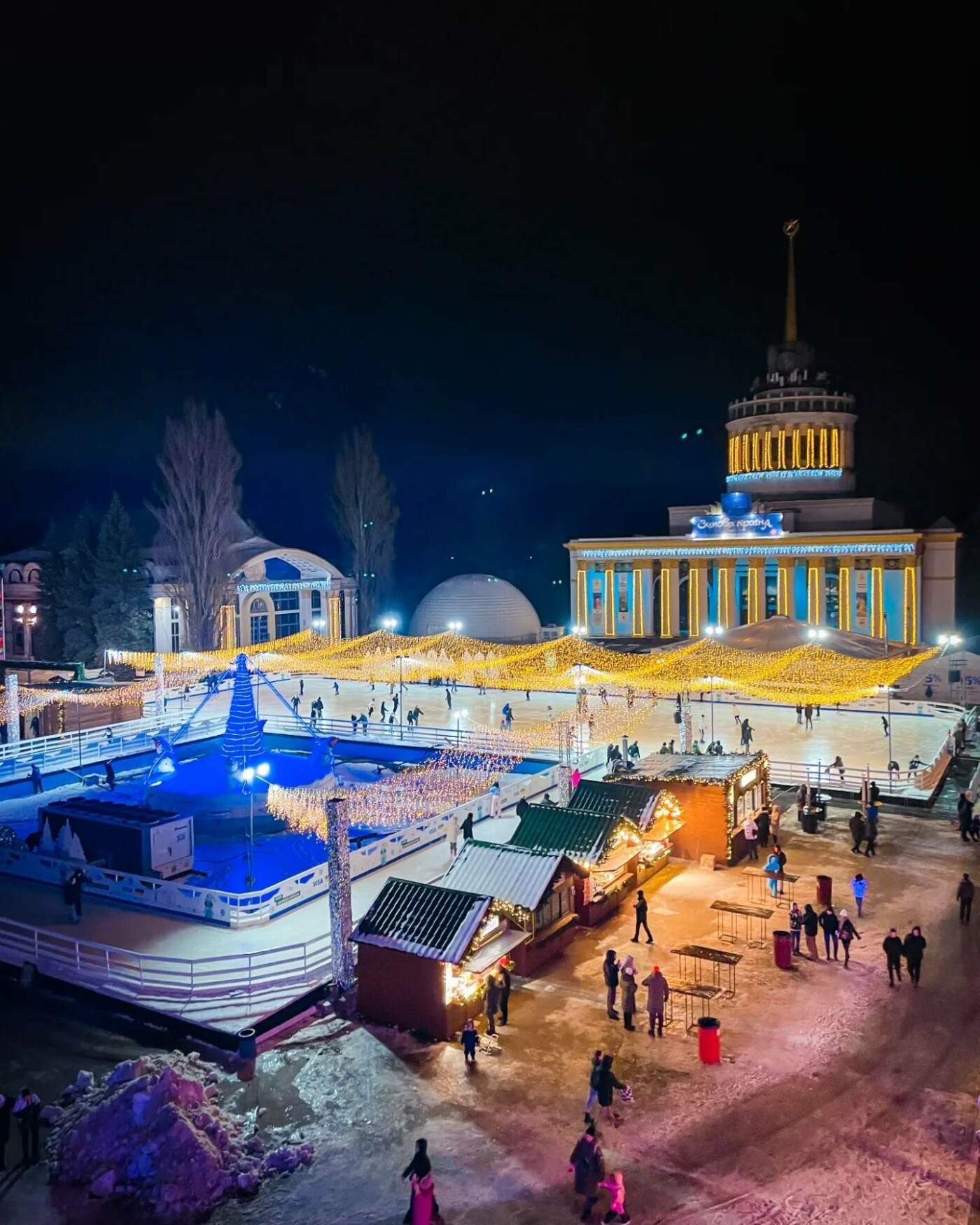 Зимове містечко на ВДНГ
