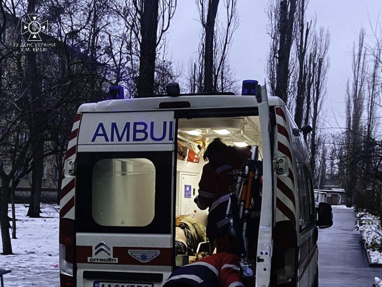 У столиці з пожежі врятували жінку