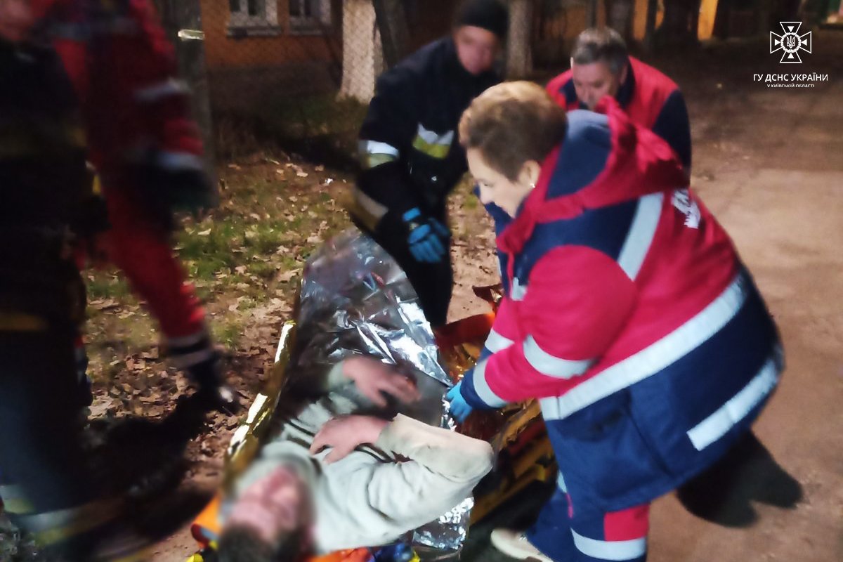 Рятувальники спільно з поліцією надали допомогу людині