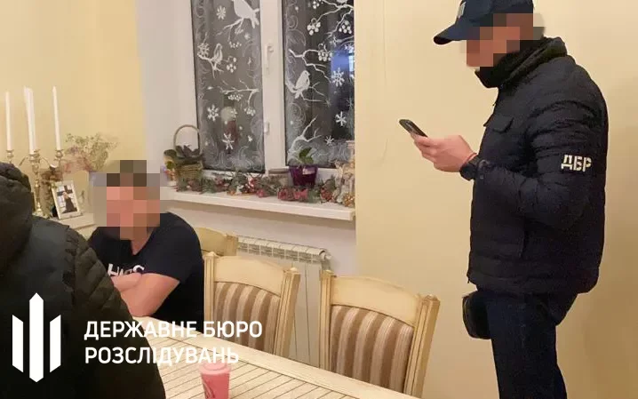 У Києві викрили посадовця КМВА, який допомагав депутатам ухилятись від військової служби