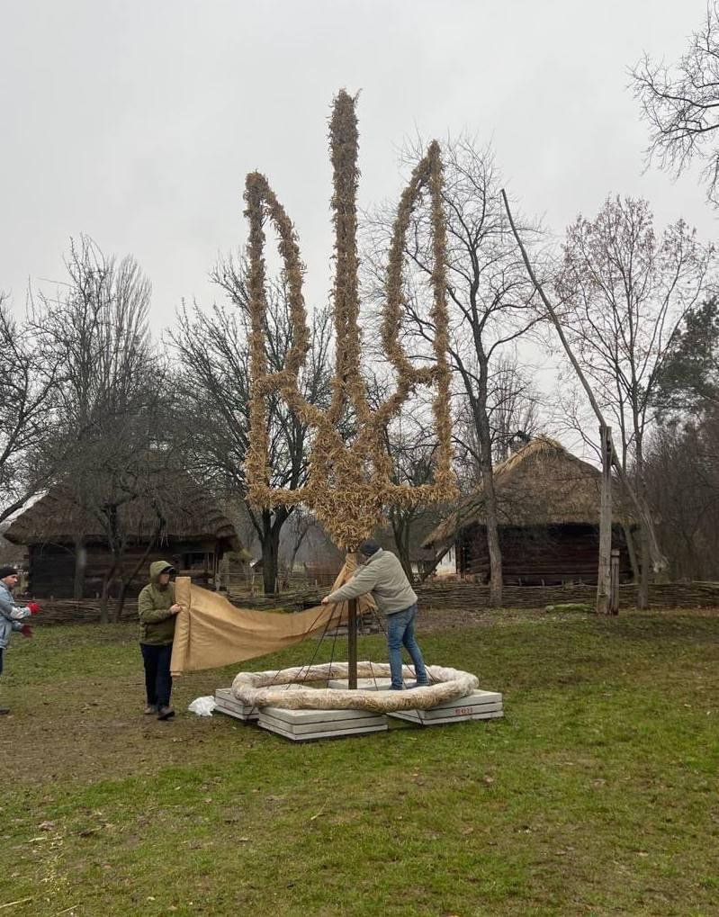 У Києві створили найбільший тризуб в Україні