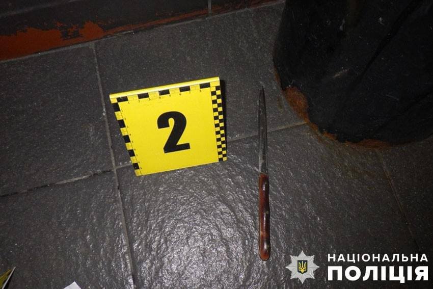 У столиці затримали двох нападників, які пограбували киянина